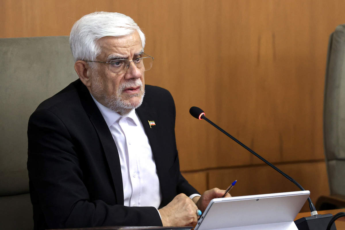 عارف دستور بسیج همه امکانات برای مهار حادثه کاله را صادر کرد